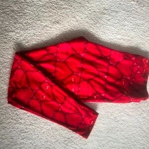 Lularoe Tall Curvy Red Heart pattern leggings
